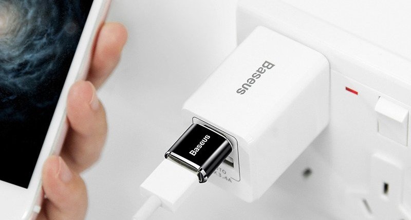 Adapter USB-A - USB-C BASEUS CATOTG-01 widok ładowanie zabezpieczenia