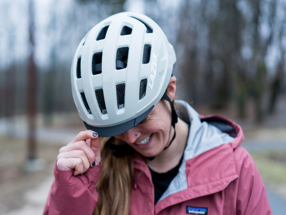 Kask rowerowy LAZER Codax KinetiCore widoczność moskitiera daszek