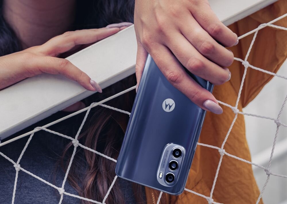 Smartfon MOTOROLA Moto G52    ekran bateria aparat procesor ram pamięć pojemność rozdzielczość zdjęcia filmy opis dane cechy blokady system łączność wifi bluetooth obudowa szkło odporność porty muzyka transfer sieć przekątna matryca waga czujniki oled amoled ips