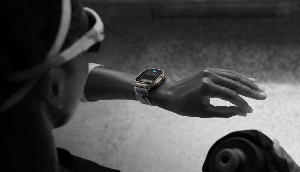 SMARTWATCH APPLE WATCH ULTRA 2   ekran bateria czujniki zdrowie sport pasek ładowanie pojemność rozdzielczość łączność sterowanie krew puls rozmowy smartfon aplikacja 