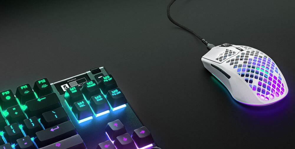 Mysz STEELSERIES Aerox 3 Ghost Wireless PRZEŁĄCZNIKI LEKKOŚĆ ULTRASZYBKOŚĆ WYDAJNOŚĆ OCHRONA AQUA SENSOR TRUEMOVE ŚLIZGACZE ŁĄCZNOŚĆ USB-C DOPASOWANIE STYL GRY 