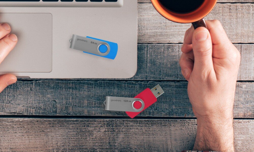 Pendrive GOODRAM UTS3 64GB, USB 3.2 Gen. 1 (USB 3.0), Odczyt 60 MB/s, Zapis 20 MB/s Czarny obudowa materiał przypięcie do kluczy